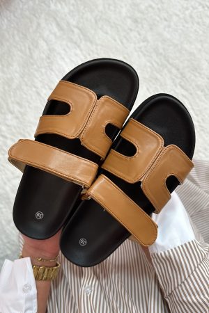 Claquettes en simili cuir - Camel