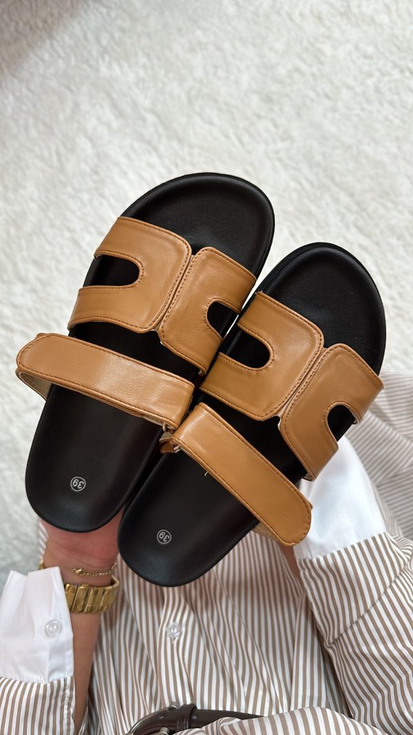 Claquettes en simili cuir - Camel